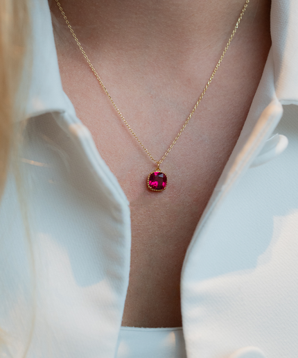 Petit Comité Geboortesteen Ketting juli robijn