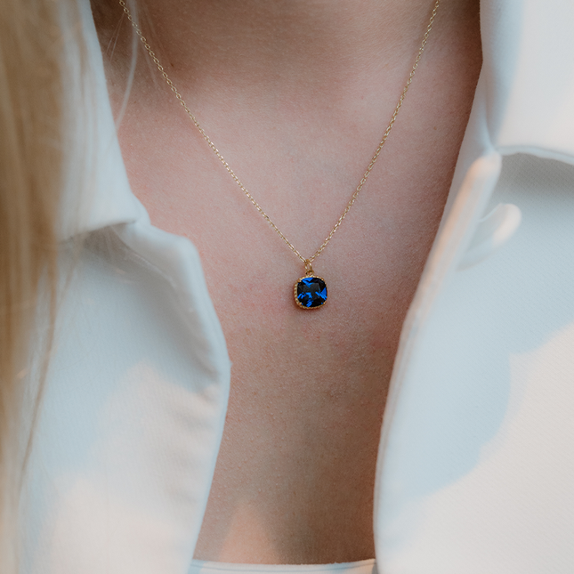 Petit Comité Geboortesteen Ketting september saffier