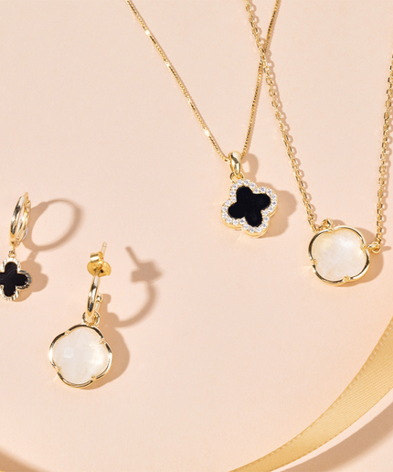 Petit Comité Oorbellen Maansteen Klaver